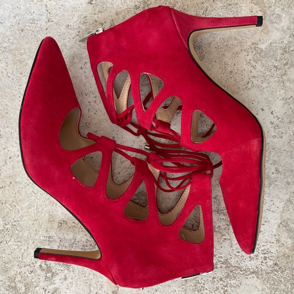Red Vince Camuto Heels - Picture 4 of 5